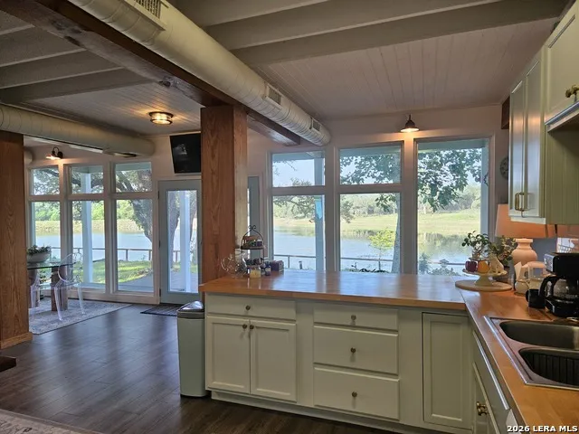 1676 Lake Dr Spring Branch, TX 78070