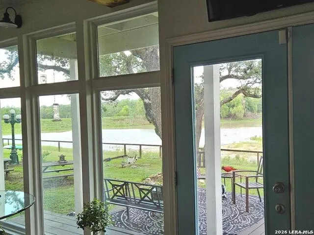 1676 Lake Dr Spring Branch, TX 78070
