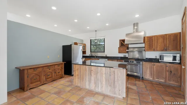 4025 Marion Rd Marion, TX 78124
