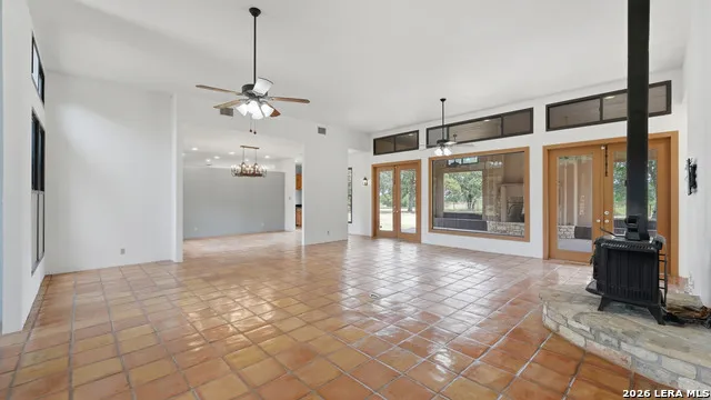 4025 Marion Rd Marion, TX 78124