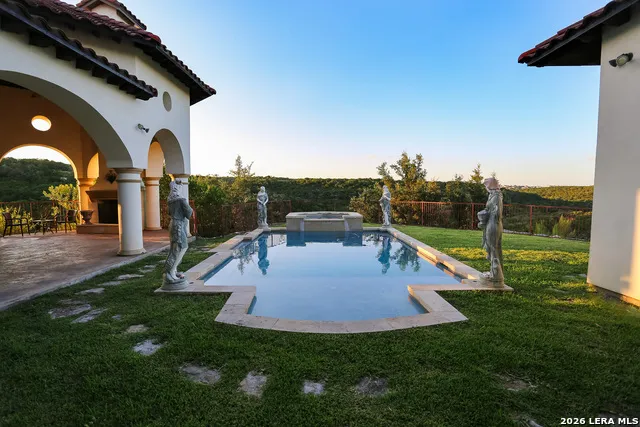 15530 Spur Clip Helotes, TX 78023