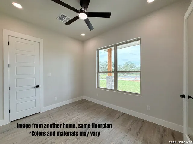125 Timber Pl La Vernia, TX 78101