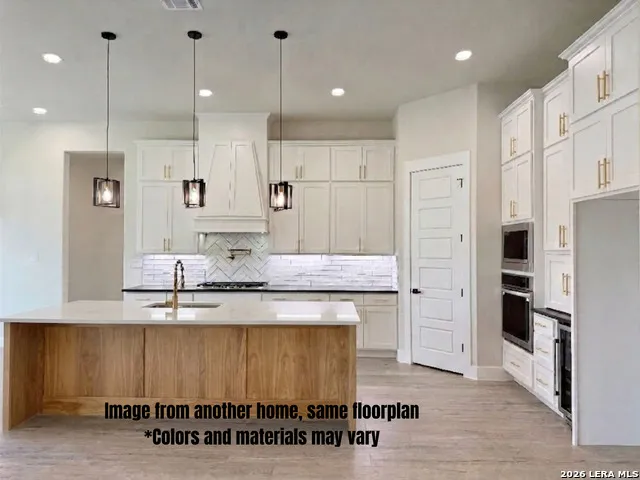 125 Timber Pl La Vernia, TX 78101
