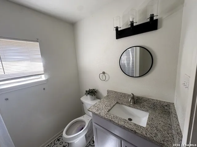 1501 AVENUE J Hondo, TX 78861