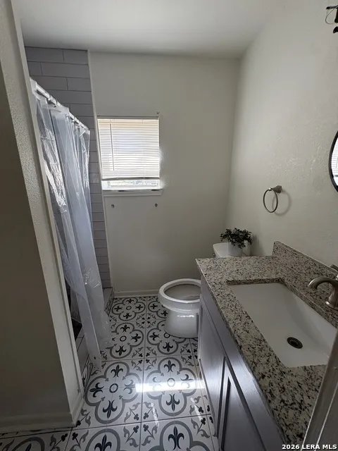 1501 AVENUE J Hondo, TX 78861