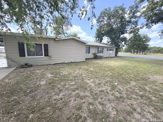 1501 AVENUE J Hondo, TX 78861