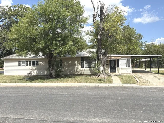 1501 AVENUE J Hondo, TX 78861