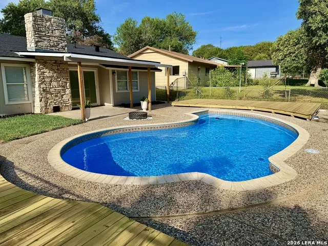 7701 LEAFY HOLLOW CT Live Oak, TX 78233