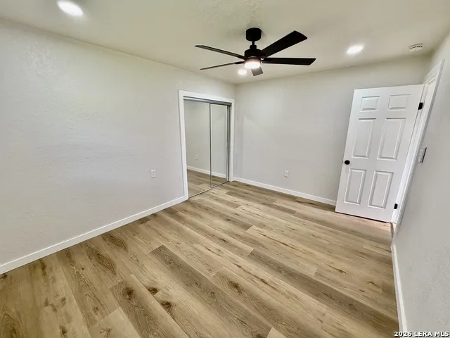 7701 LEAFY HOLLOW CT Live Oak, TX 78233
