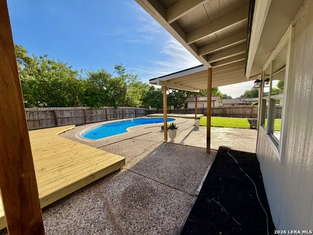 7701 LEAFY HOLLOW CT Live Oak, TX 78233