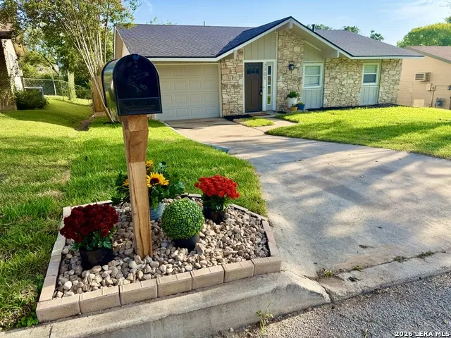 7701 LEAFY HOLLOW CT Live Oak, TX 78233