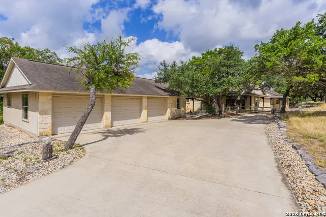 141 DREW LN Kerrville, TX 78028