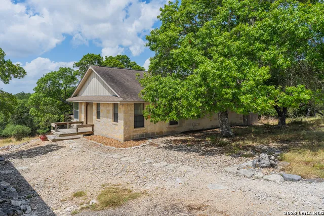 141 DREW LN Kerrville, TX 78028