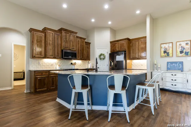 2347 CRANE RD Pleasanton, TX 78064
