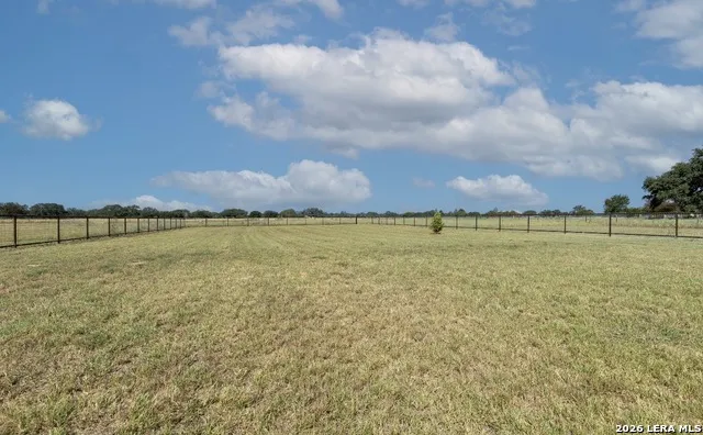 2347 CRANE RD Pleasanton, TX 78064