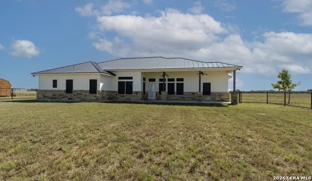 2347 CRANE RD Pleasanton, TX 78064