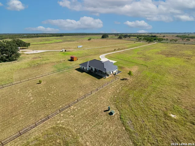 2347 CRANE RD Pleasanton, TX 78064