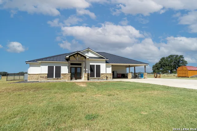 2347 CRANE RD Pleasanton, TX 78064