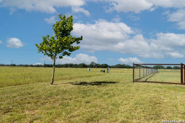 2347 CRANE RD Pleasanton, TX 78064