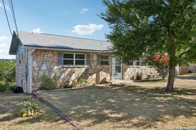 115 W Village Kerrville, TX 78028