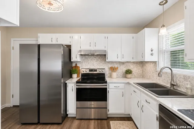 115 W Village Kerrville, TX 78028