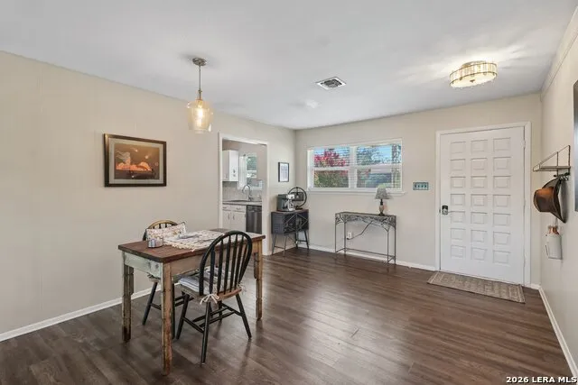 115 W Village Kerrville, TX 78028