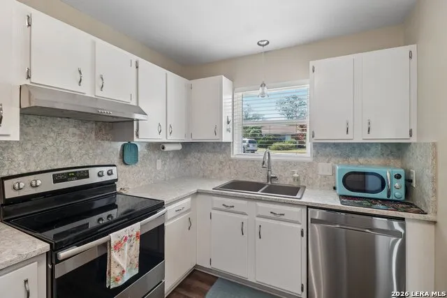 115 W Village Kerrville, TX 78028