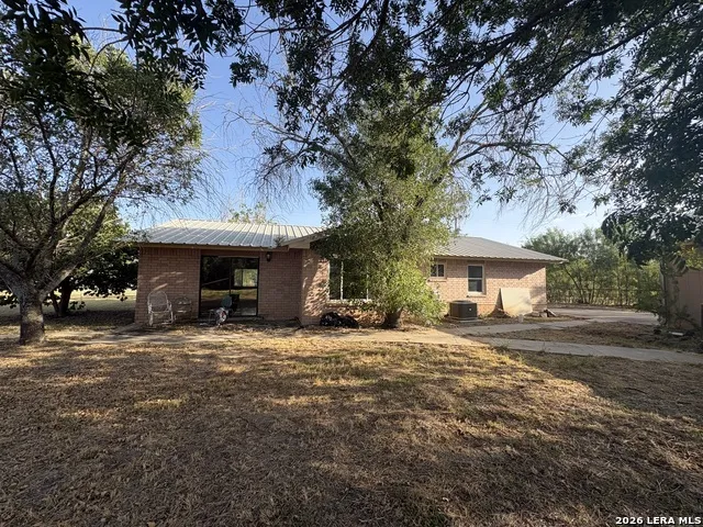 241 Duncan Carrizo Springs, TX 78834