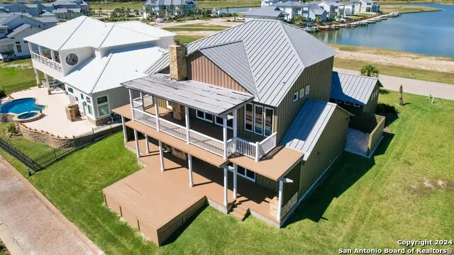 240 RESERVE LN Rockport, TX 78382
