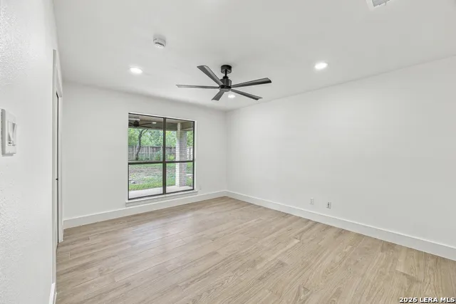 221 Montwood Seguin, TX 78155