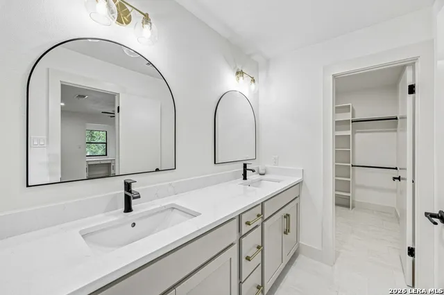 221 Montwood Seguin, TX 78155