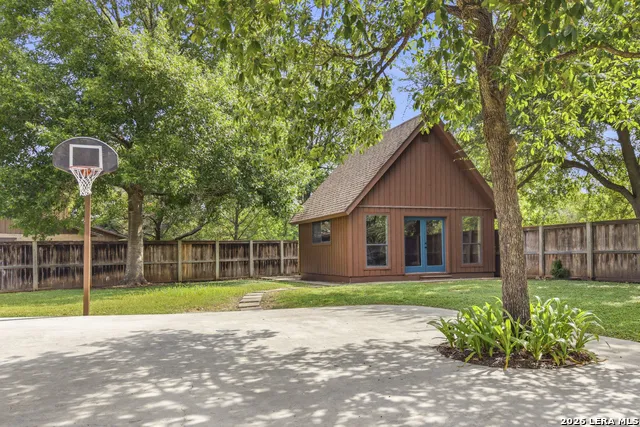 221 Montwood Seguin, TX 78155