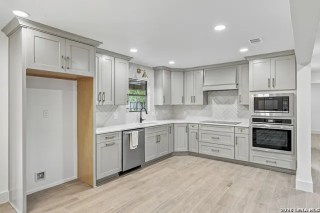 221 Montwood Seguin, TX 78155