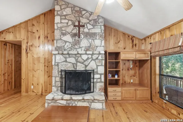 1399 RIVER RD Concan, TX 78838