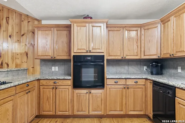 1399 RIVER RD Concan, TX 78838