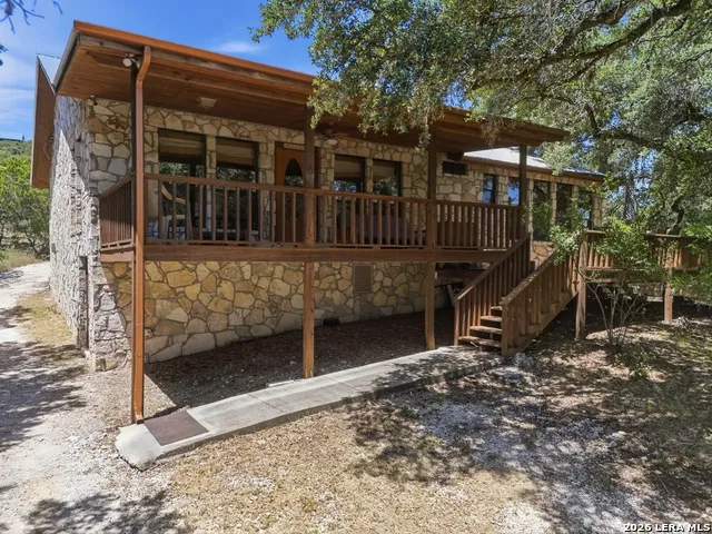 1399 RIVER RD Concan, TX 78838