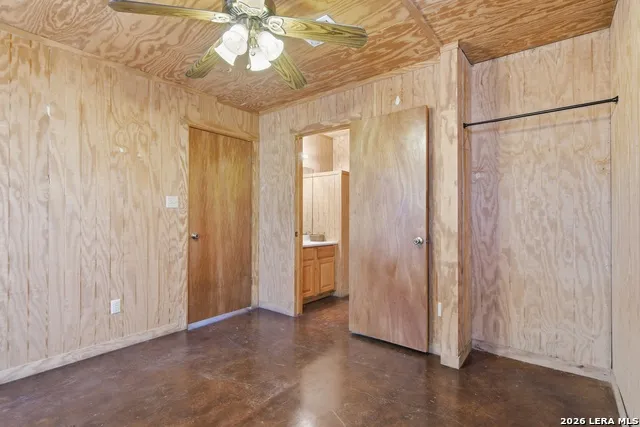 1399 RIVER RD Concan, TX 78838