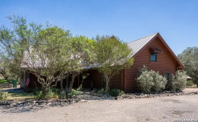 513 River View Dr. Bandera, TX 78003