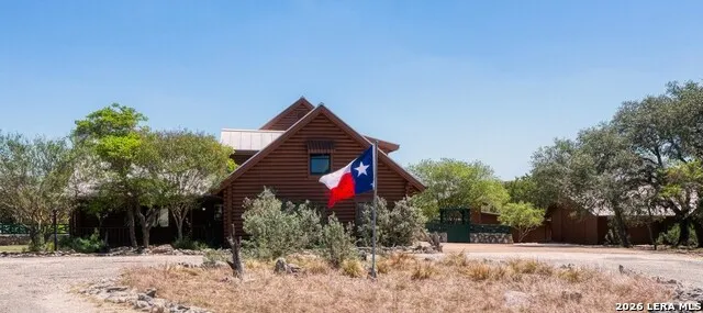 513 River View Dr. Bandera, TX 78003