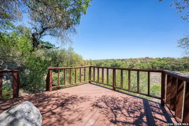 513 River View Dr. Bandera, TX 78003