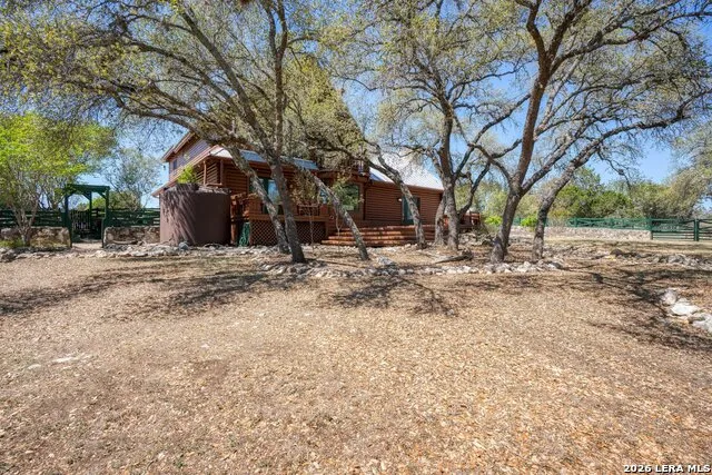 513 River View Dr. Bandera, TX 78003