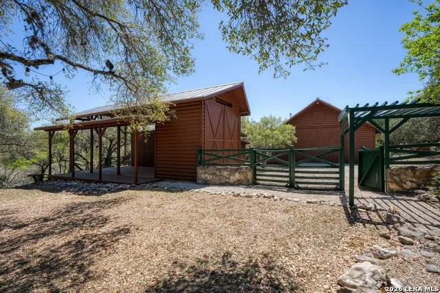 513 River View Dr. Bandera, TX 78003