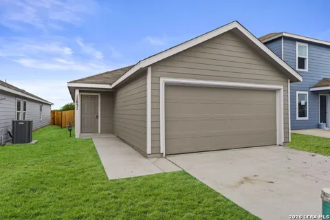 12831 Kathleen St