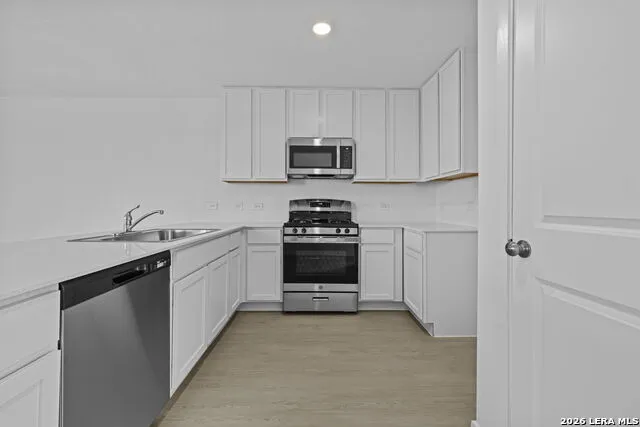 12711 Kathleen St St Hedwig, TX 78152