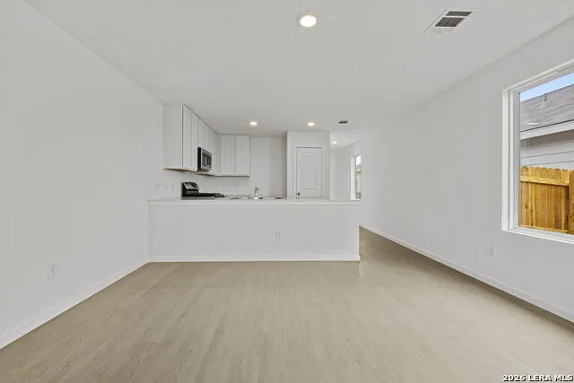 12711 Kathleen St St Hedwig, TX 78152