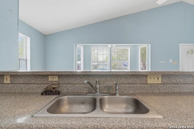 814 Weizmann San Antonio, TX 78213