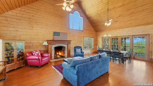 800 Woodcreek Ranch RD Wimberley, TX 78676
