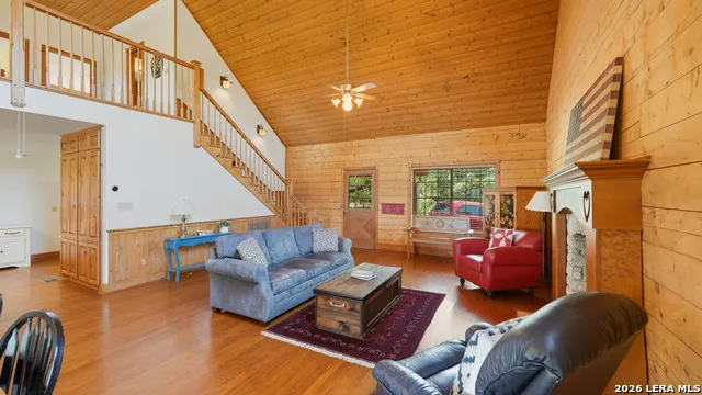 800 Woodcreek Ranch RD Wimberley, TX 78676