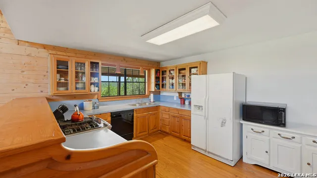 800 Woodcreek Ranch RD Wimberley, TX 78676
