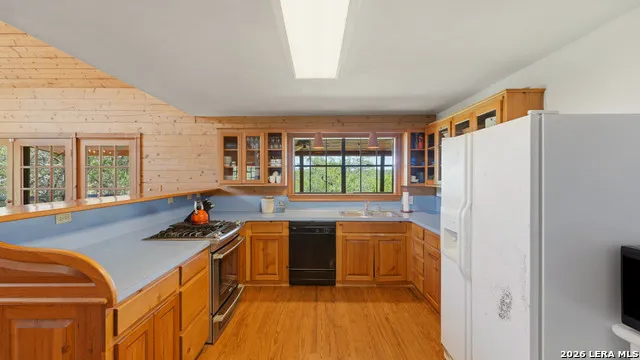 800 Woodcreek Ranch RD Wimberley, TX 78676